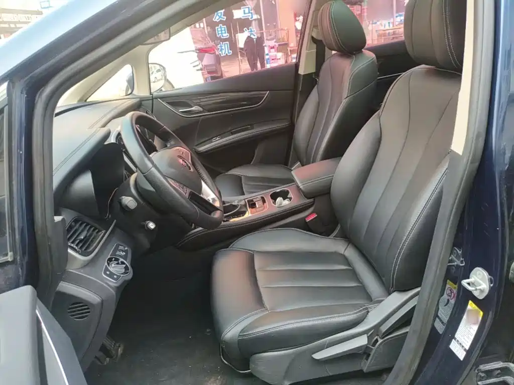 BYD MAX — миниатюра 15