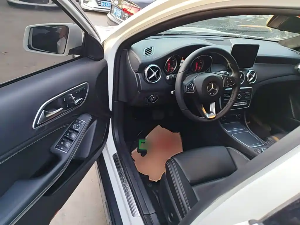 Mercedes-Benz GLA — миниатюра 16