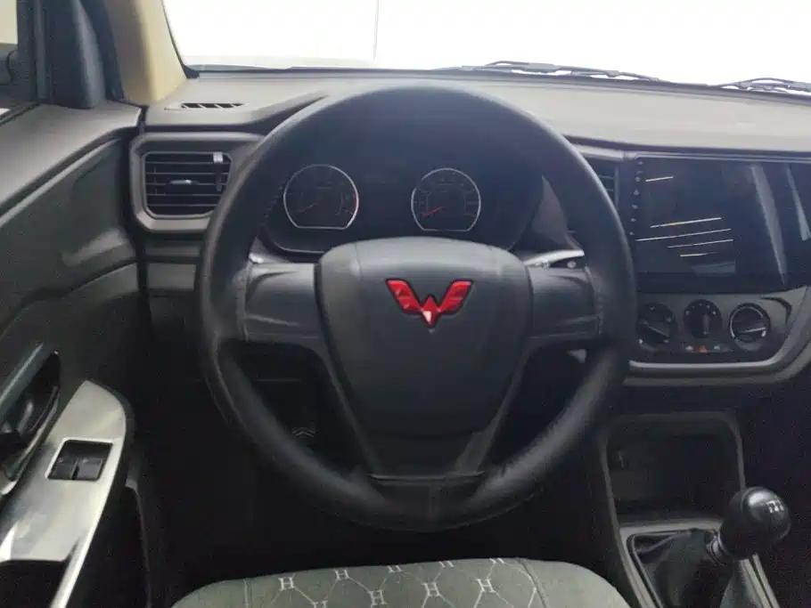 Wuling Hongguang V — миниатюра 15