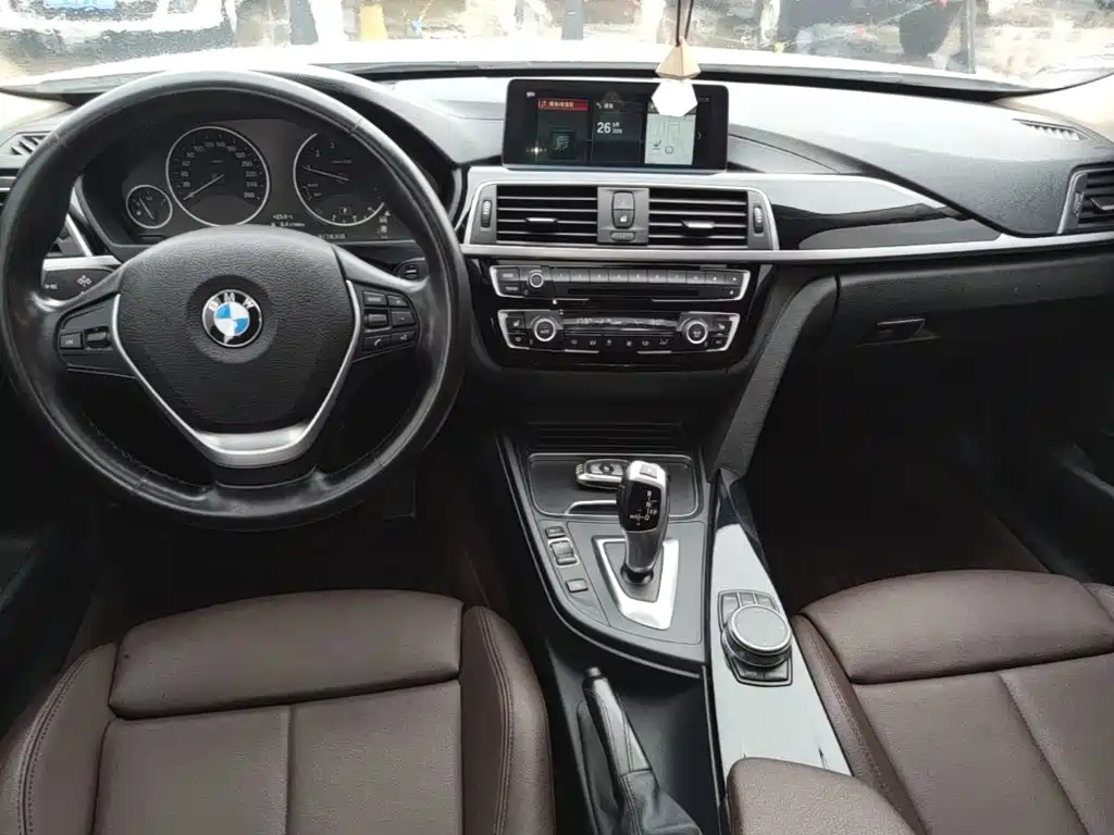 BMW 3 Series — миниатюра 10