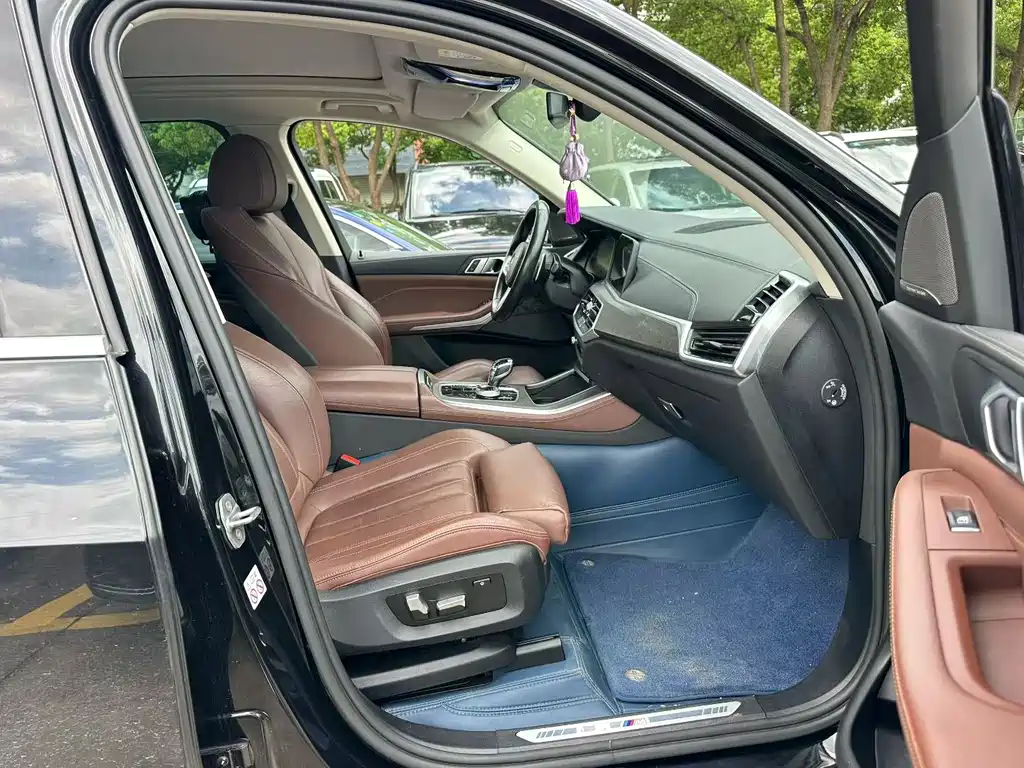 BMW X5 (Import) — миниатюра 6