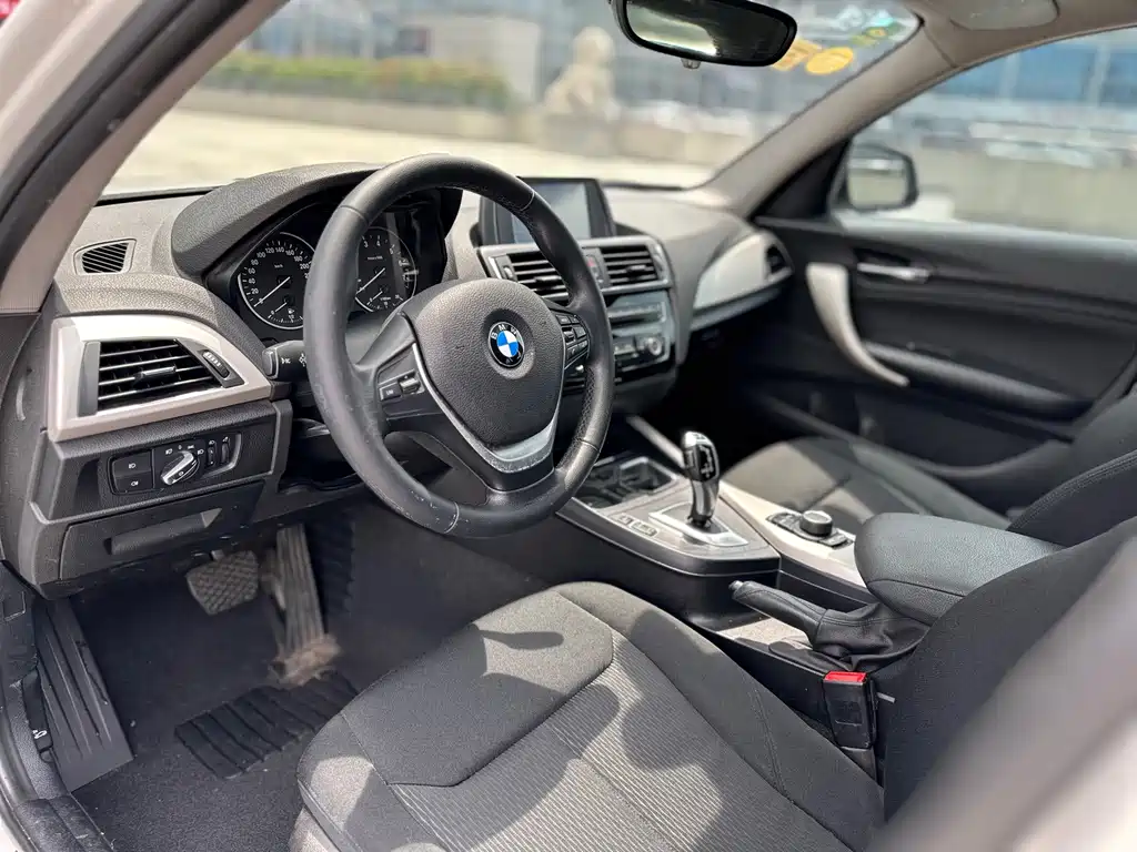 BMW 1 Series (Import) — миниатюра 8