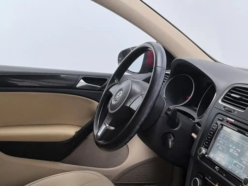 Volkswagen Golf — миниатюра 22