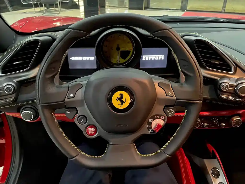 FERRARI 488