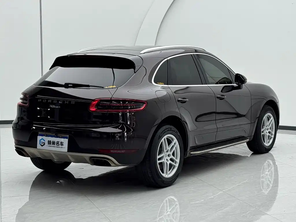 Porsche Macan — миниатюра 14