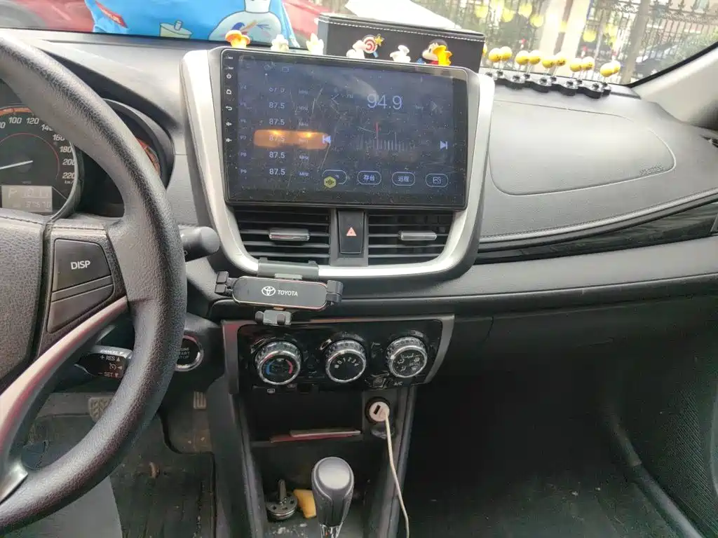 Toyota Yaris L — миниатюра 10