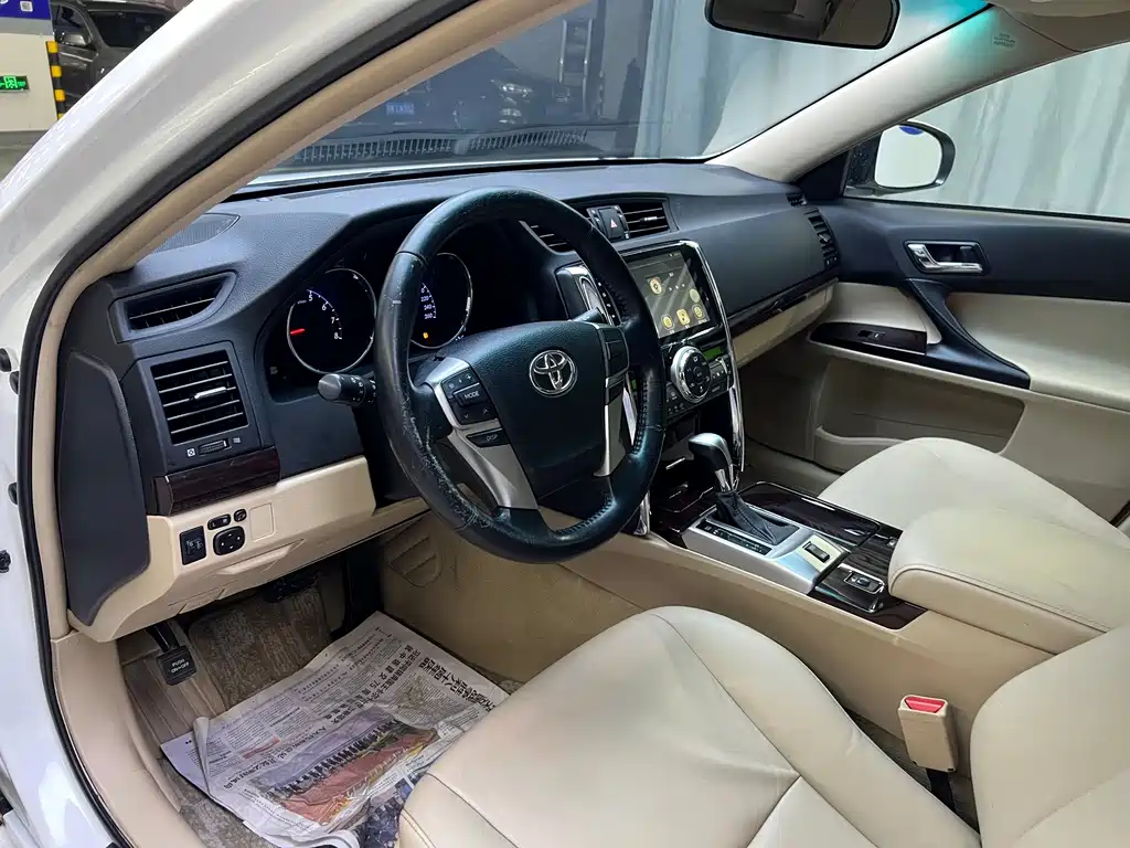 Toyota Reiz 2012 2.5V