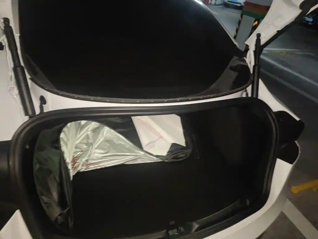 Tesla Model 3 — миниатюра 20
