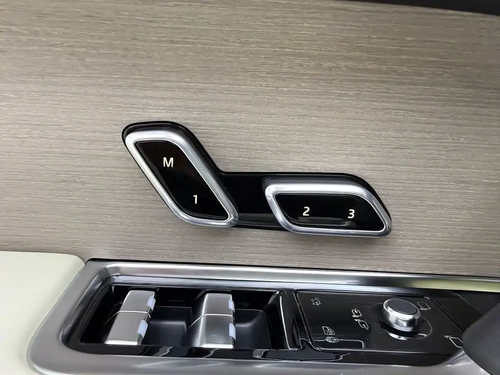 Land Rover Range Rover — миниатюра 26