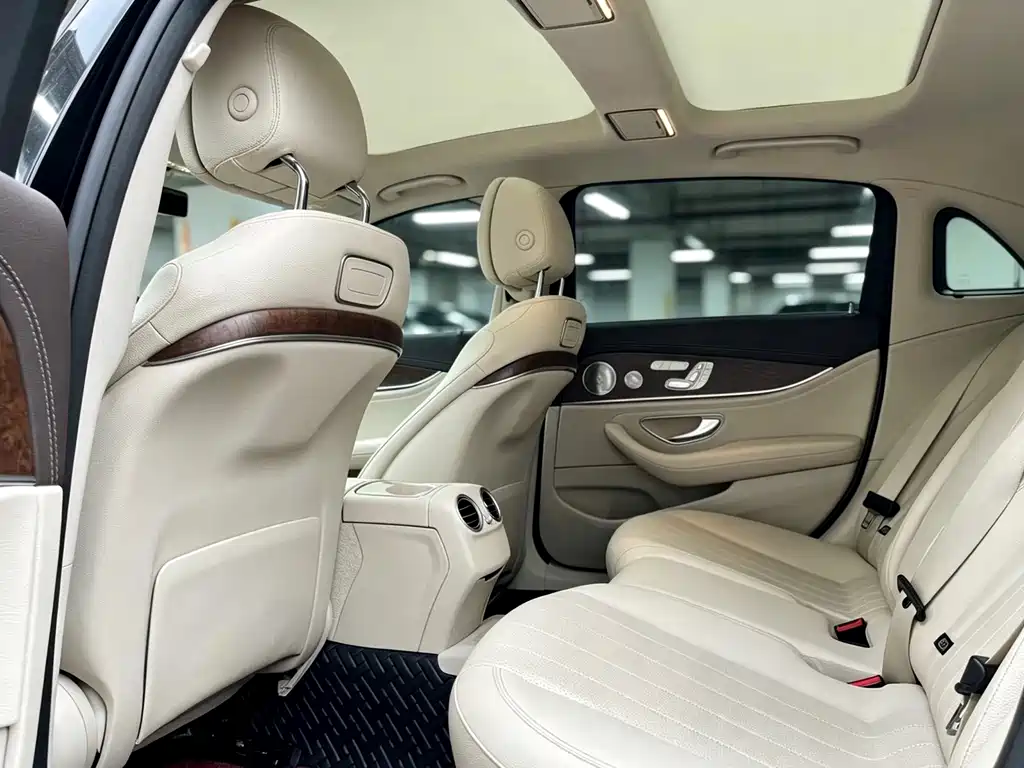 Mercedes-Benz E-Class — миниатюра 6