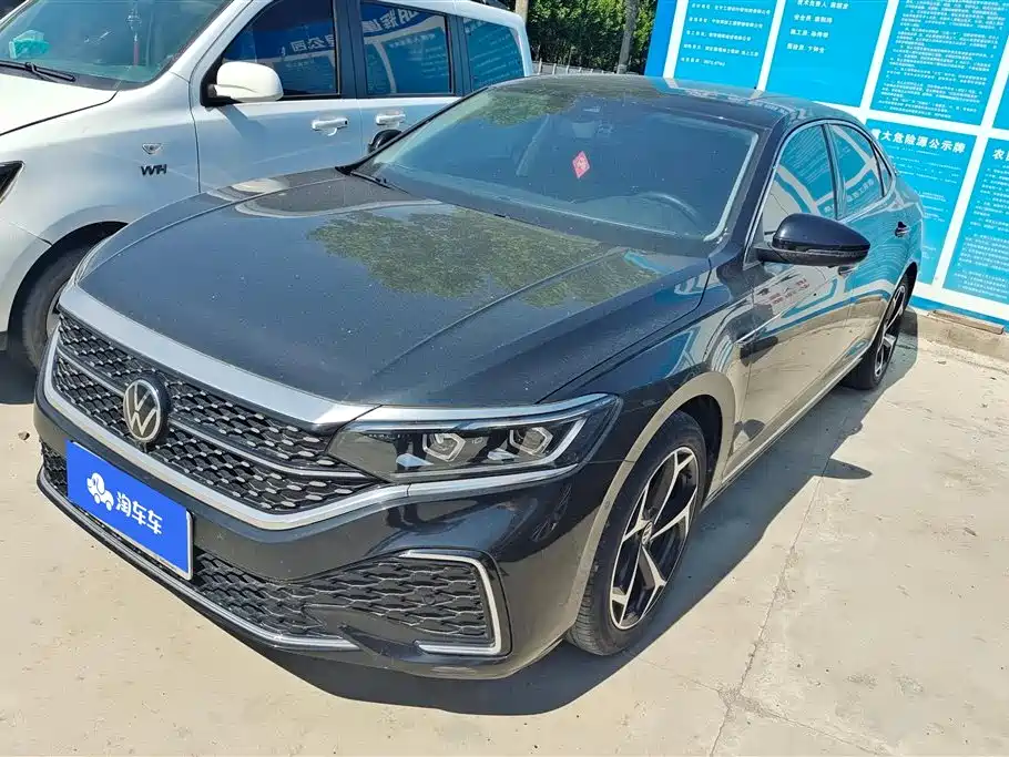 Volkswagen Passat 2024