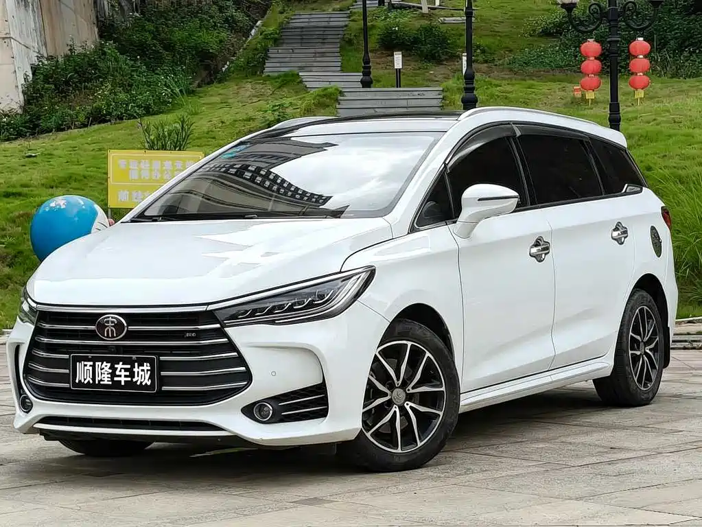 Купить BYD MAX