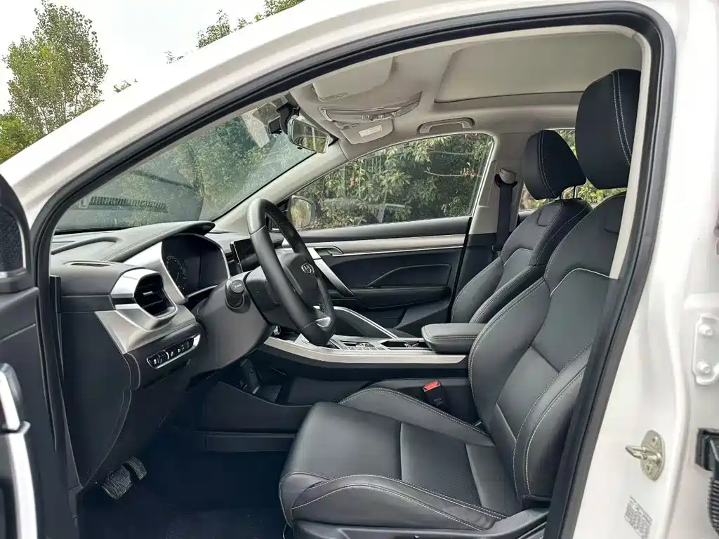 Geely Binyue — миниатюра 12