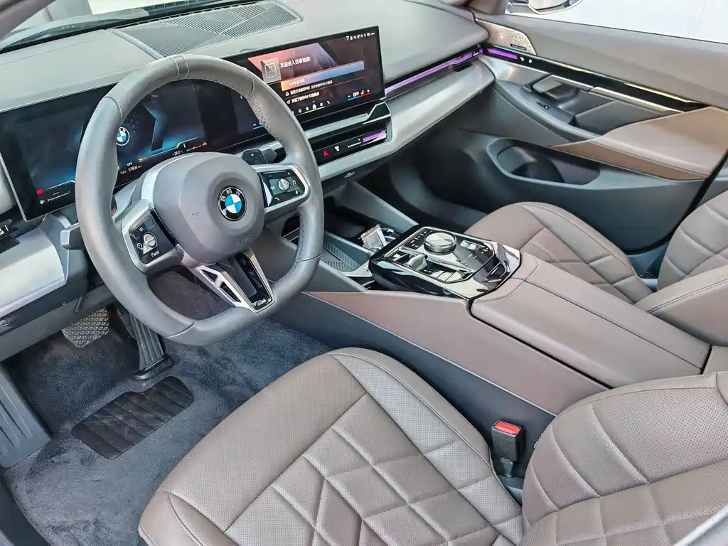 BMW 5 Series — миниатюра 12
