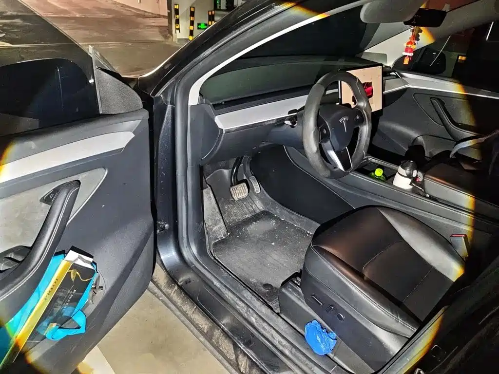 Tesla Model Y — миниатюра 14