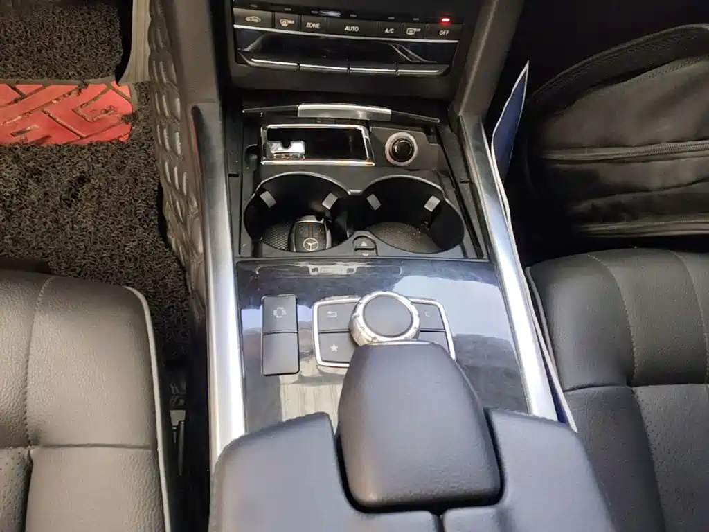 Mercedes-Benz E-Class — миниатюра 14