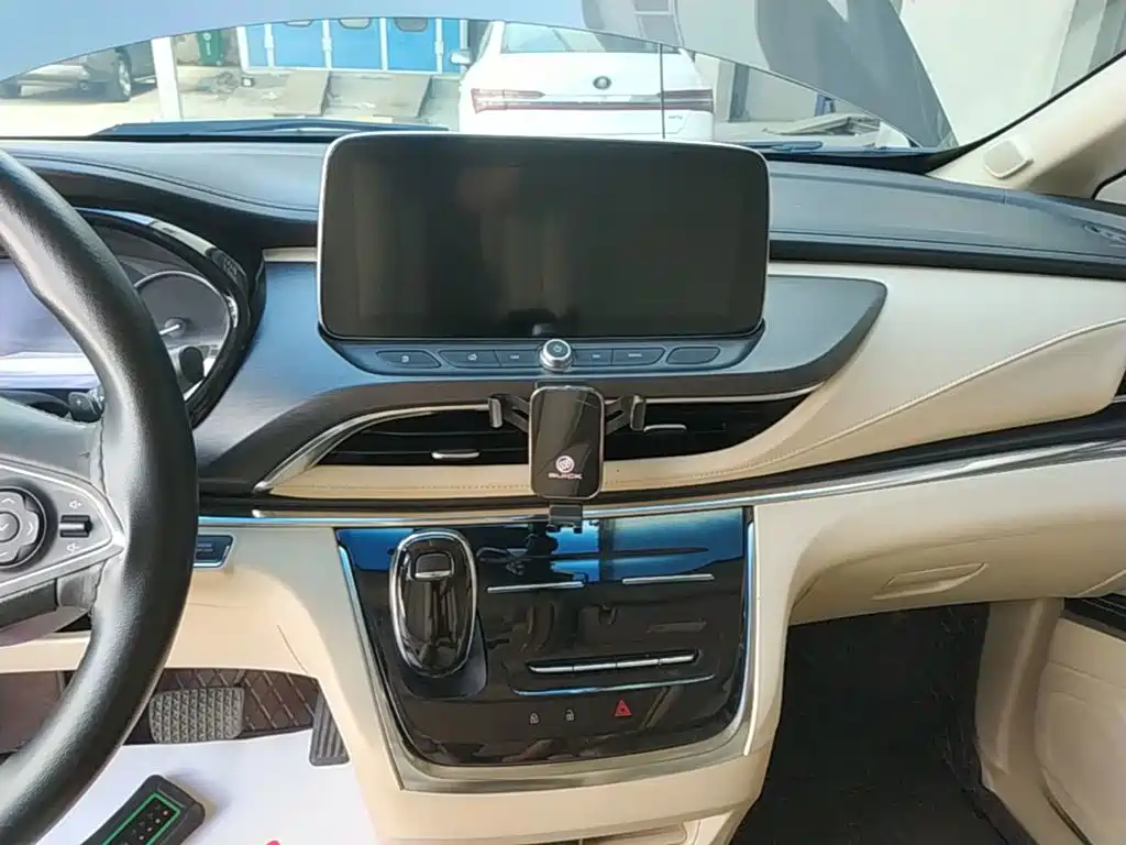 Buick GL8 — миниатюра 13