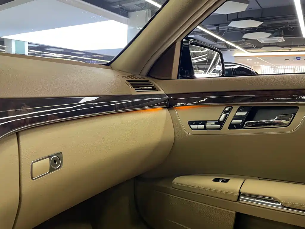 Mercedes-Benz S-Class — миниатюра 24