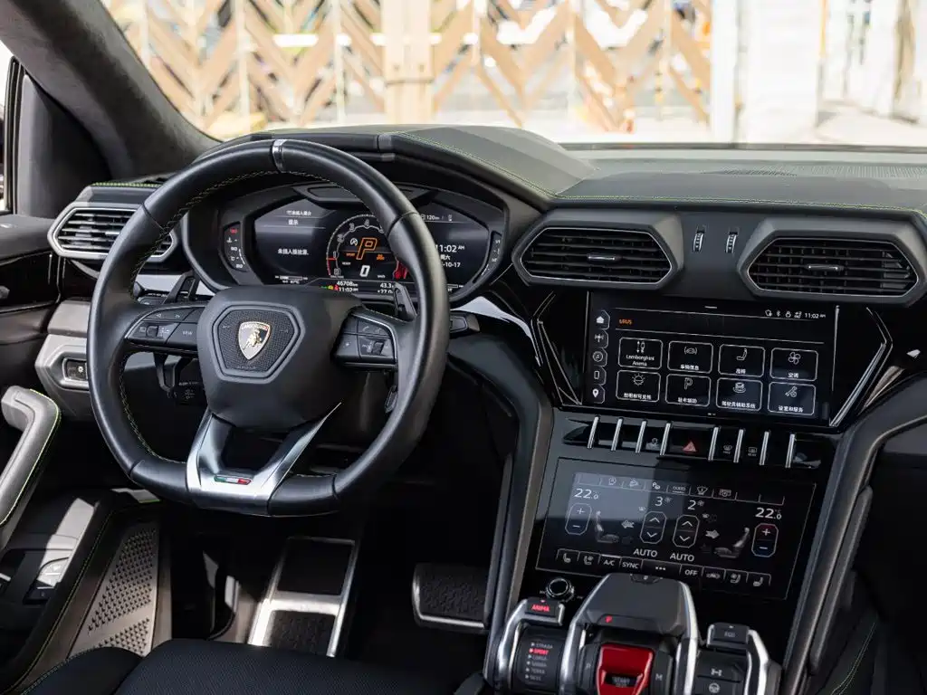 Lamborghini Urus — миниатюра 11