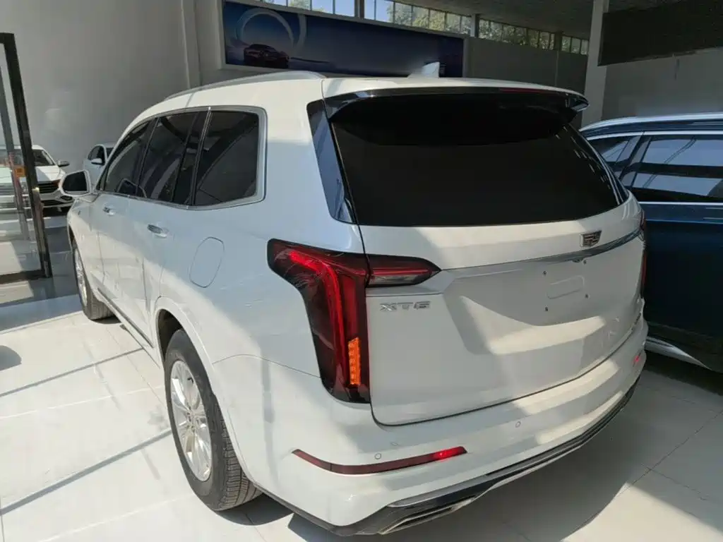 Cadillac XT6 — миниатюра 5