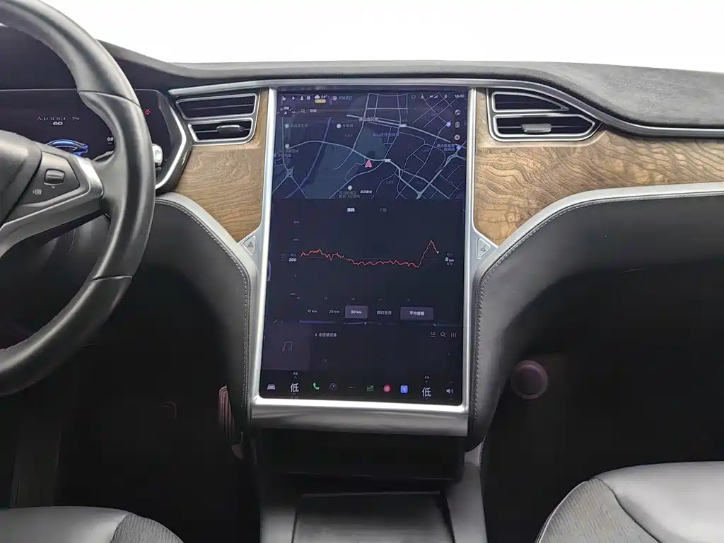 Tesla Model S — миниатюра 12