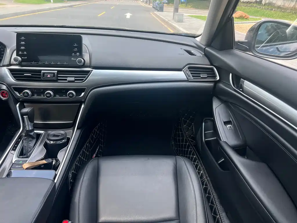 Honda Accord — миниатюра 9