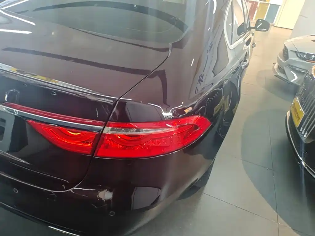 Jaguar XFL — миниатюра 8
