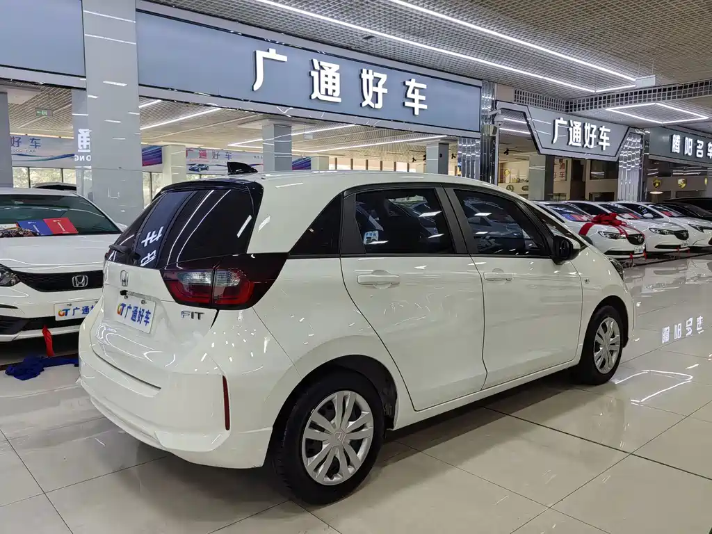 Honda Fit — миниатюра 8