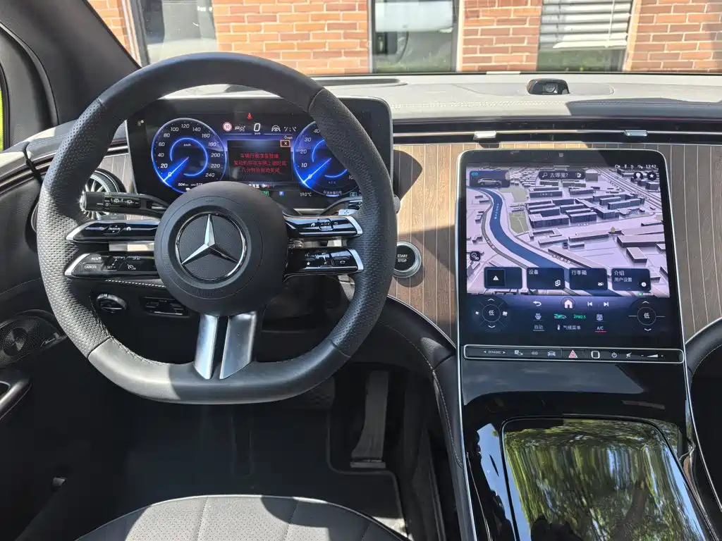 Mercedes-Benz EQE SUV — миниатюра 24