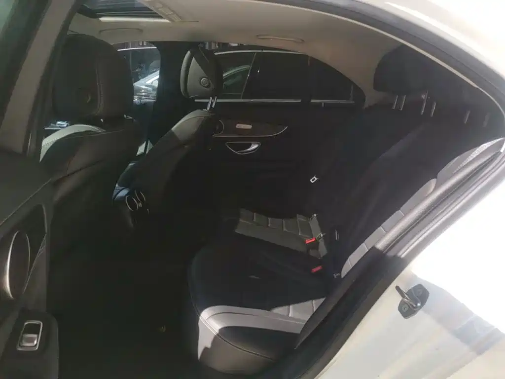 Mercedes-Benz C-Class — миниатюра 17