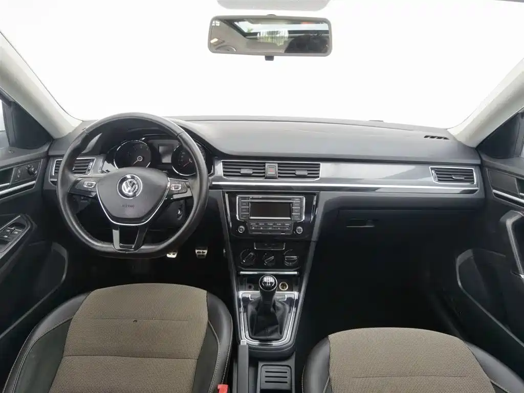 Volkswagen C-Trek 2018 230TSI MT Comfort