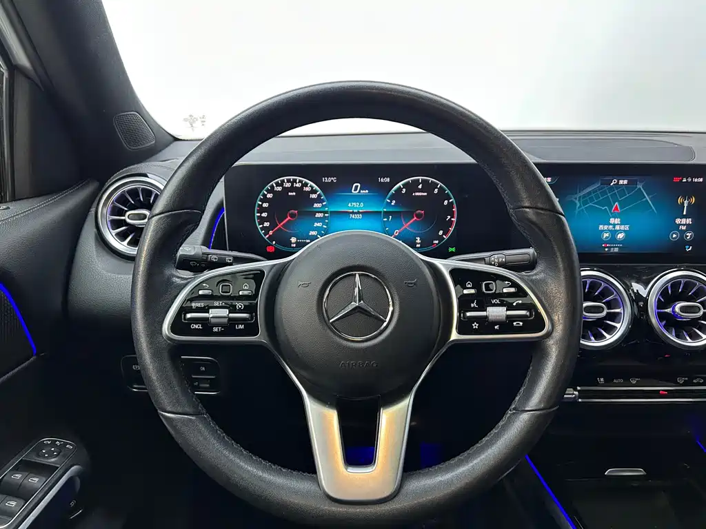 Mercedes-Benz GLB — миниатюра 14