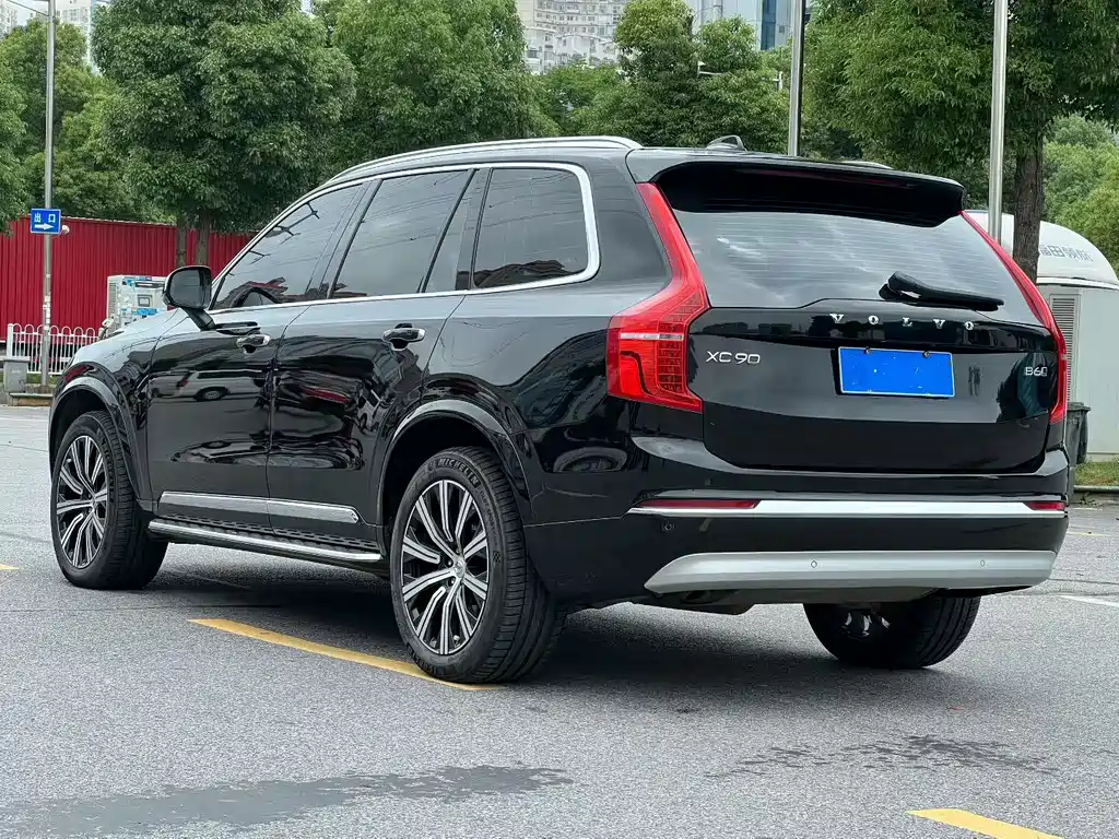 Volvo XC90 2022 B6 Sport 7 мест