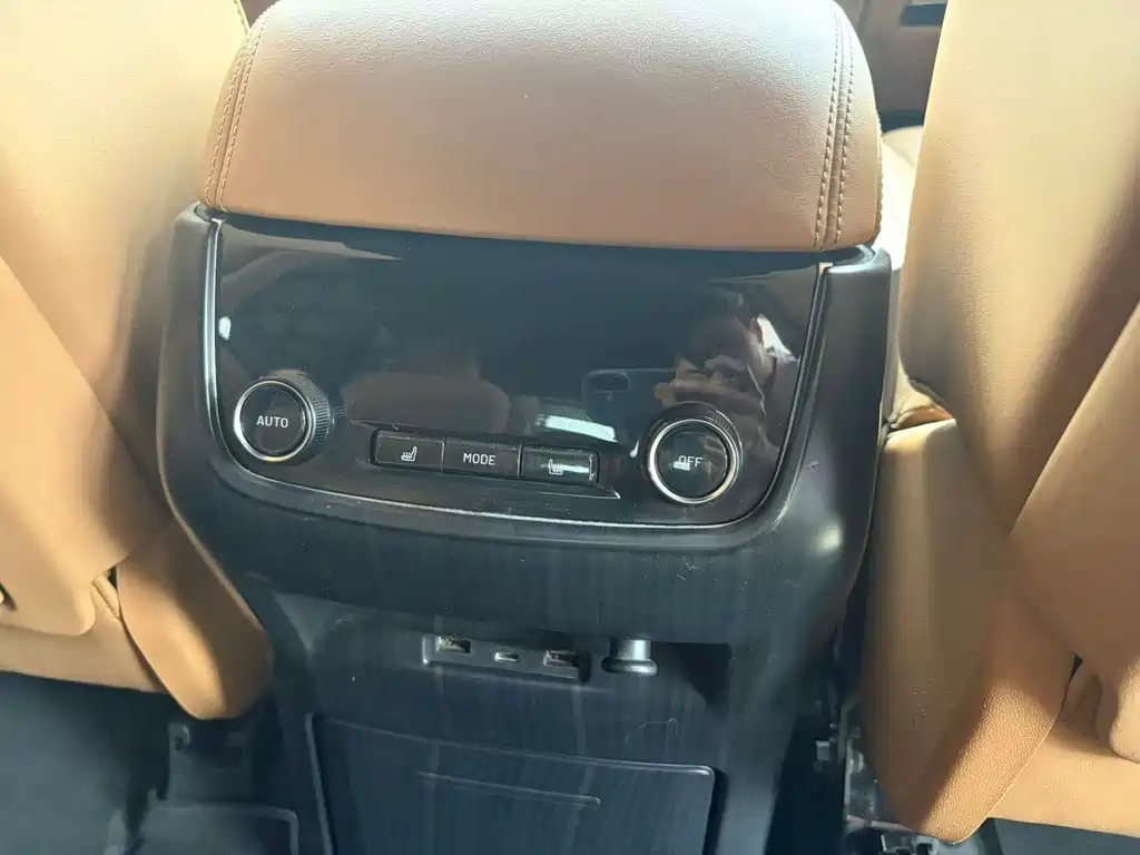 Li Auto Li ONE — миниатюра 11