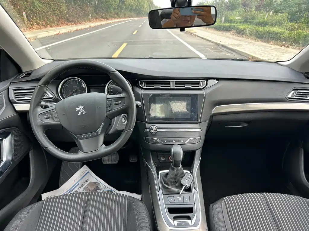 Peugeot 408 — миниатюра 10