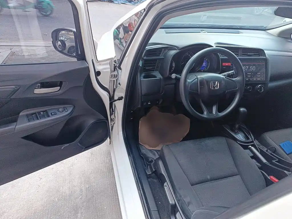 Honda Fit — миниатюра 16