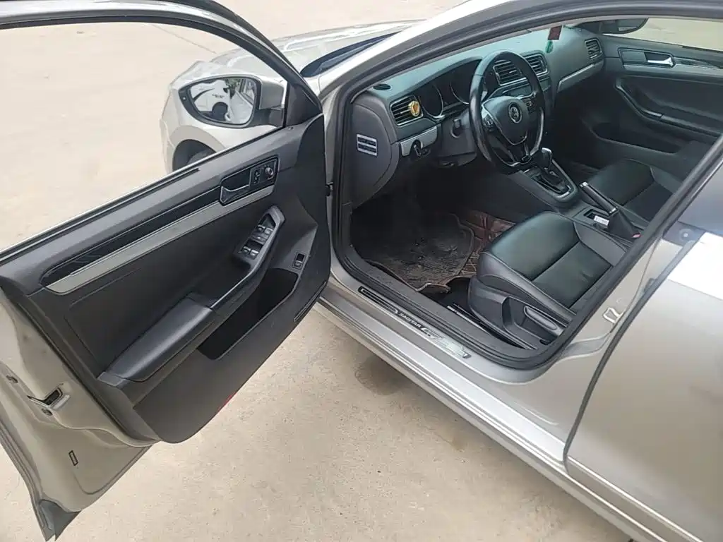 Volkswagen Sagitar — миниатюра 16