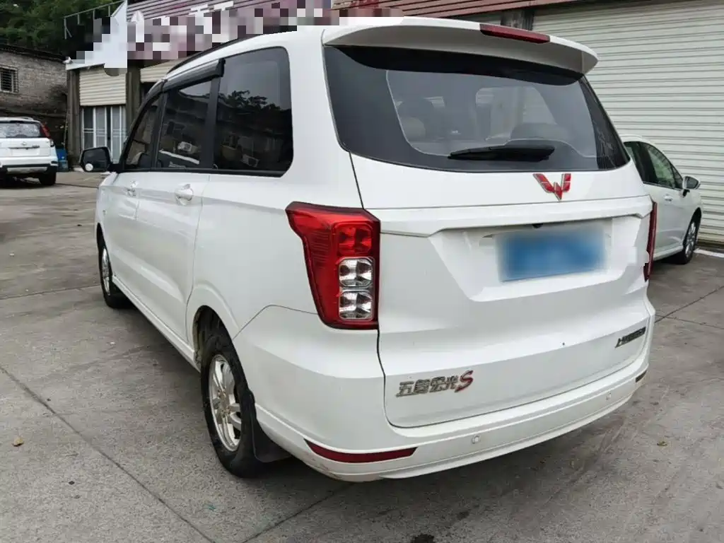 Wuling Hongguang — миниатюра 5