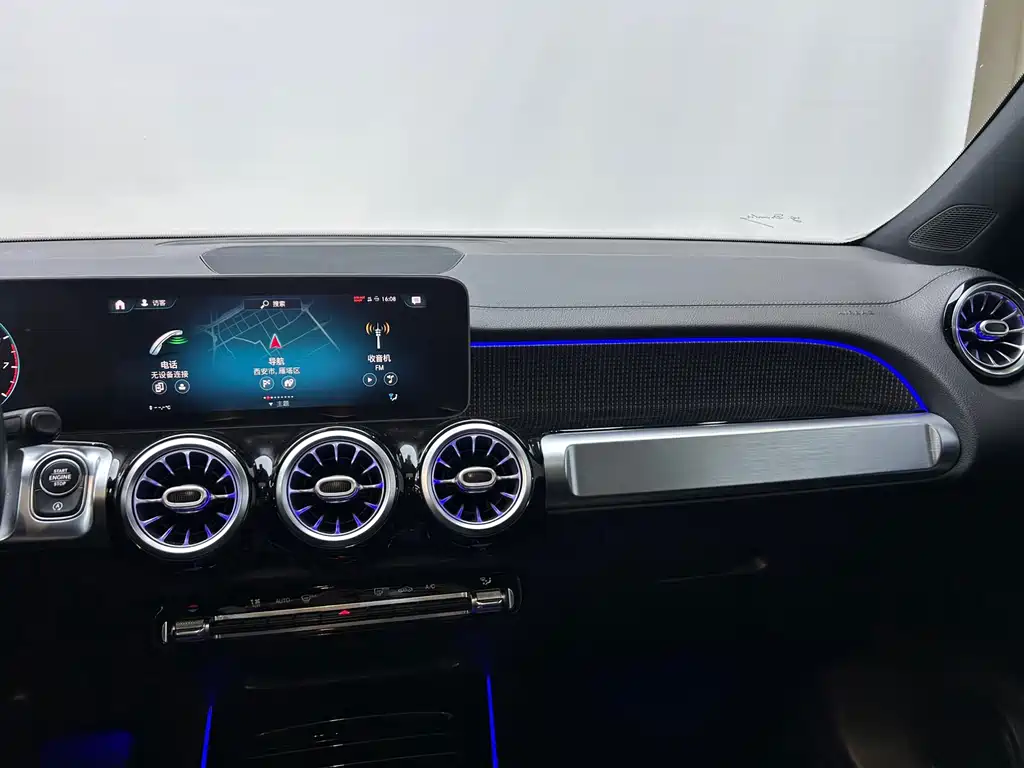 Mercedes-Benz GLB — миниатюра 15