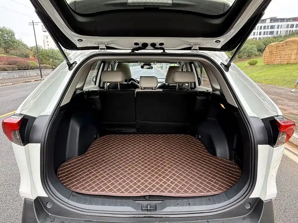 Toyota RAV4 — миниатюра 14