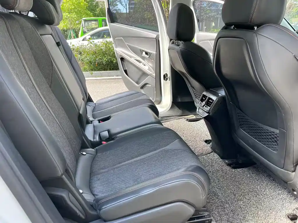 Peugeot 5008 — миниатюра 9