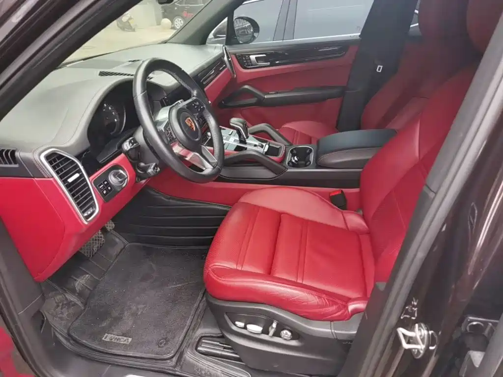 Porsche Cayenne — миниатюра 15