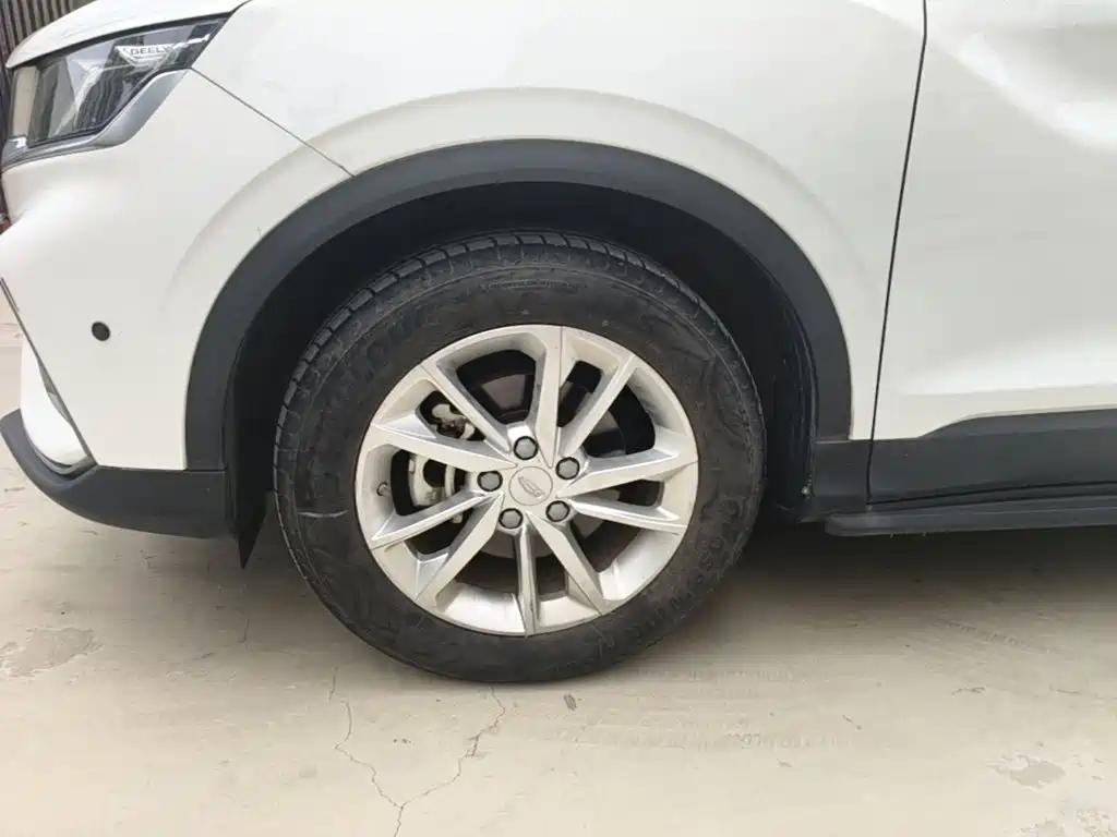Geely Binyue — миниатюра 23