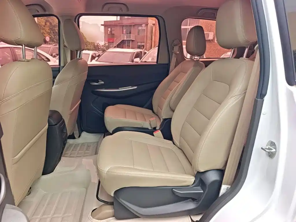 Wuling Hongguang — миниатюра 17