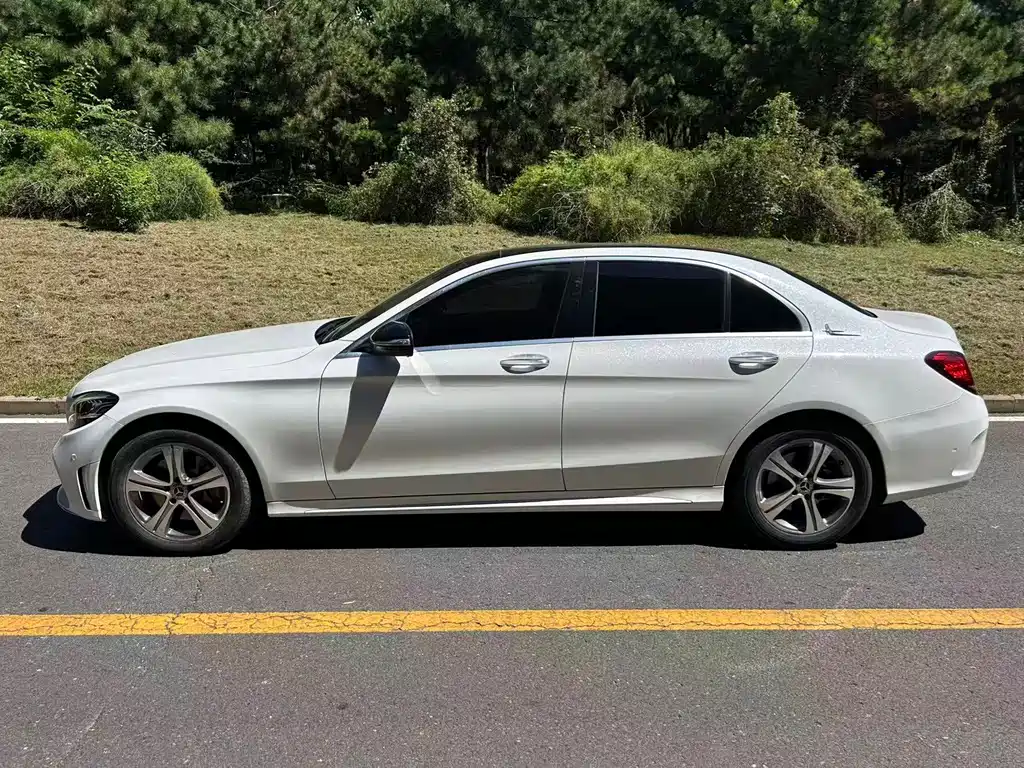 Mercedes-Benz C-Class — миниатюра 3