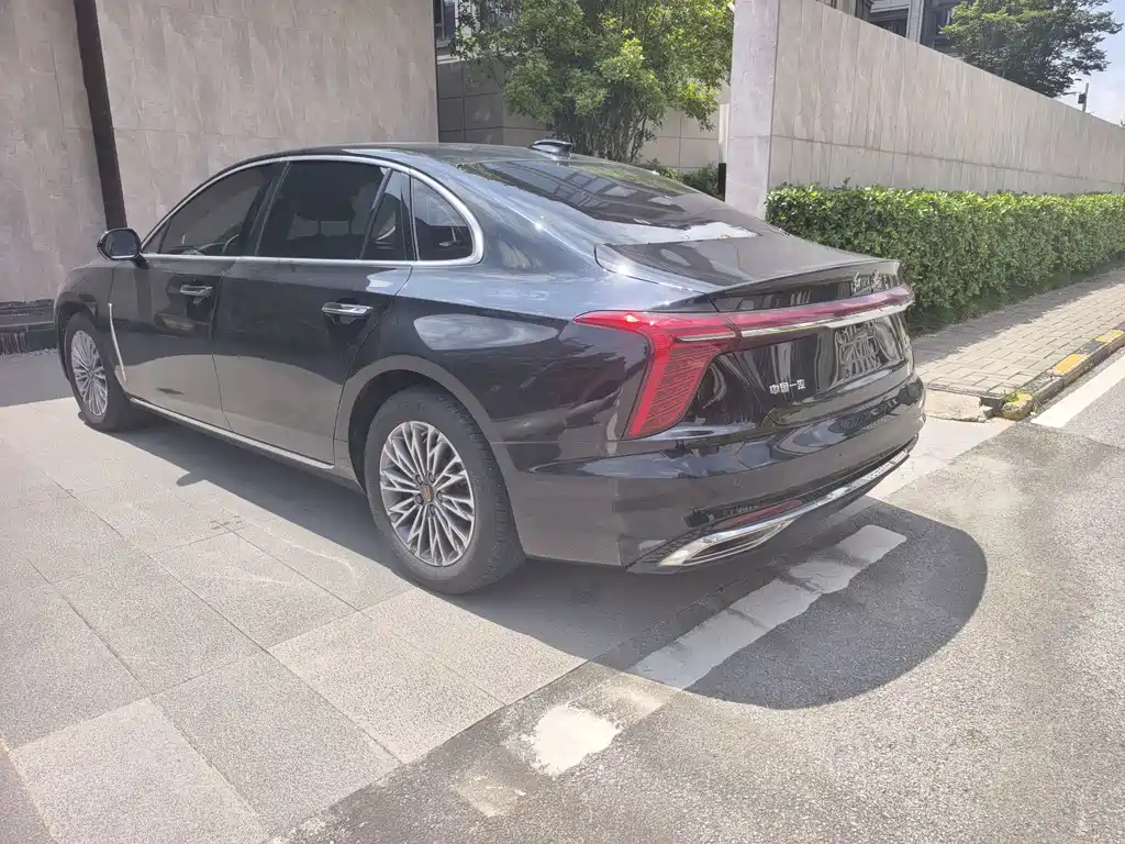 Hongqi Hongqi H5 — миниатюра 7