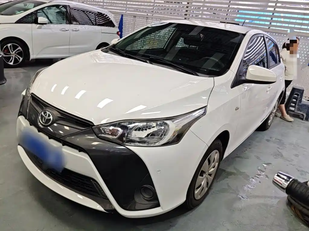 Toyota Yaris L — миниатюра 2