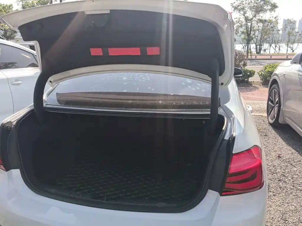 BMW 3 Series — миниатюра 19