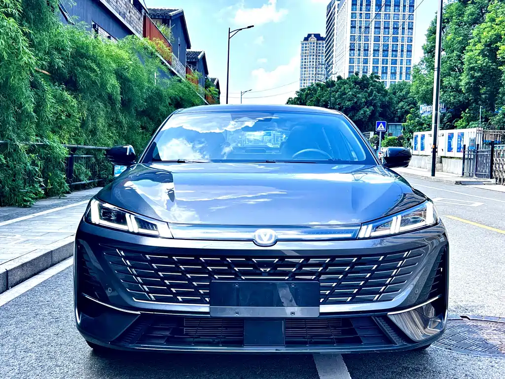 Changan Eado — миниатюра 4