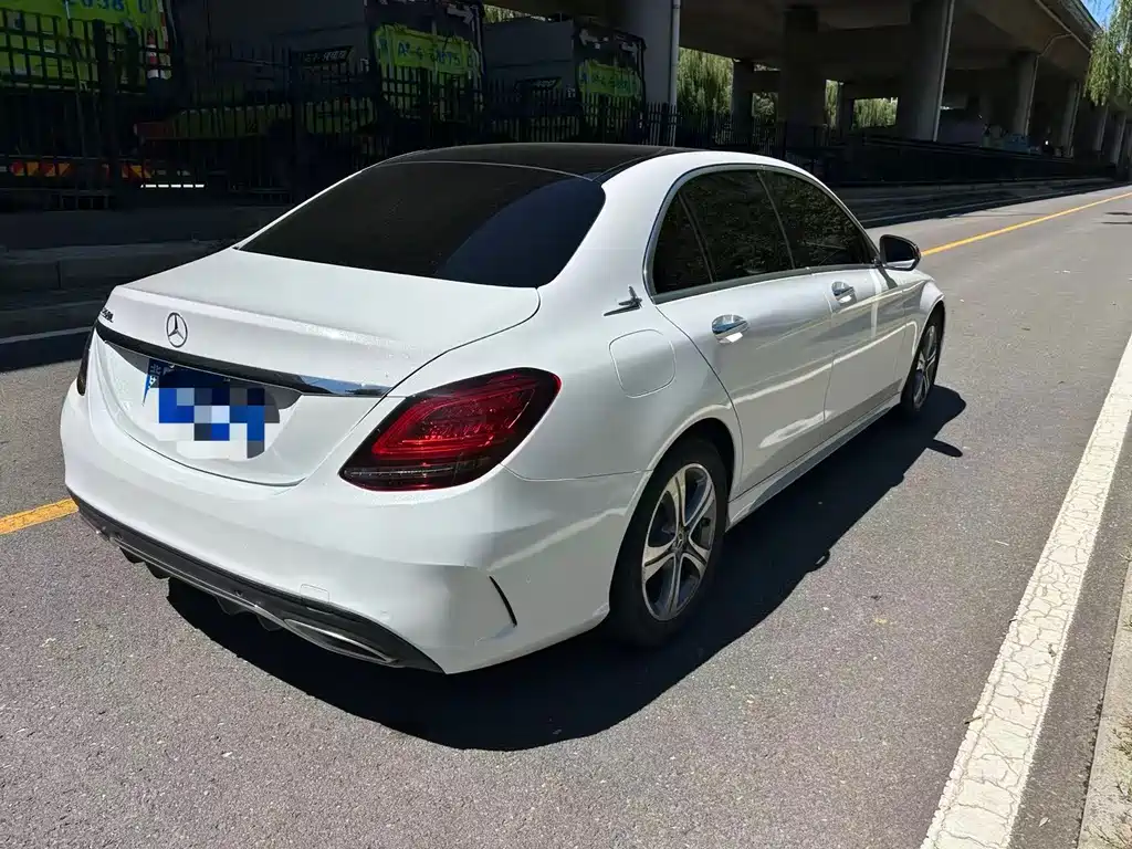 Mercedes-Benz C-Class — миниатюра 15